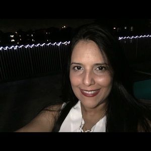 Meet your Posher, Gloria